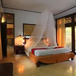 Laghawa Beach Hotel